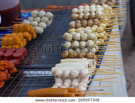 grill meat ball Clear focus on specific areas of the image./ soft Focus