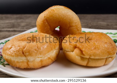 Donuts sprinkled with sugar, low calorie food.