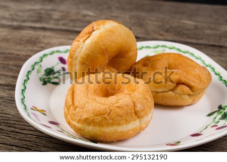 Donuts sprinkled with sugar, low calorie food.