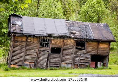 Old and run-down rustic barn