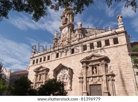Real Parroquia de los Santos Juanes in Valencia. It was built in gothic style in 1240 over an old mosque. In the XIV and XVI century it was rebuilt and later modified between 1693 and 1702