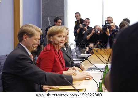 JANUARY 15, 2008 - BERLIN: Ulrich Wilhelm, Chancellor Angela Merkel with media before a press conference in the House of the \