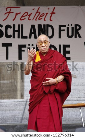 MAY 19, 2008 - BERLIN: the Dalai Lama at a demonstration of solidarity for Tibet and the Dalai Lama, Berlin.