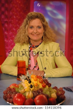 APRIL 2, 2005 - BERLIN: Susanne Froehlich before a tv-production \