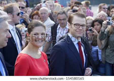 BERLIN-MAY 27, 2011 :Crown Princess Victoria of Sweden with Prince Daniel of Sweden during an official visit at the Pariser Platz in Berlin.