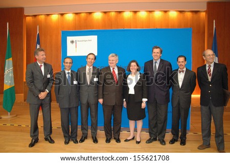 JUNE 1, 2005 - BERLIN: Foreign Minister Joschka Fischer and others at a conference on poverty and hunger in the Foreign Ministry in Berlin.