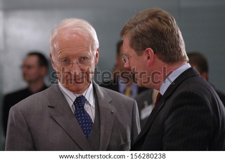 DECEMBER 16, 2004 - BERLIN: Edmund Stoiber, Christian Wulff at a meeting of the German government in the Chanclery in Berlin.
