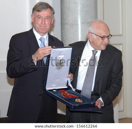 SEPTEMBER 28, 2006 - BERLIN: German President Horst Koehler, historian Fritz Stern - award ceremony in the Schloss Bellevue, Berlin.