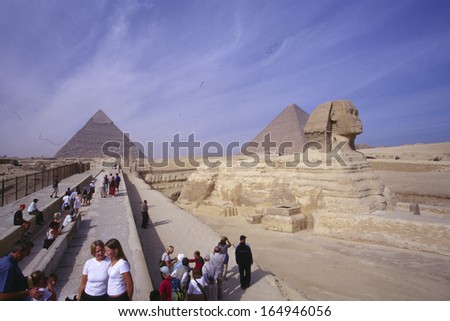 DECEMBER 2002 - GIZEH: the pyramides of Gizeh and the Sphinx, Cairo, Egypt.