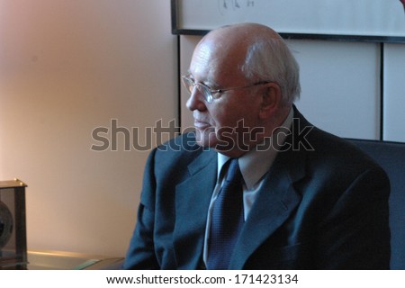 DECEMBER 20, 2004 - BERLIN: the former leader of the Soviet Union, Michail Gorbachev (Michail Gorbatschow) in the City Hall of Berlin.