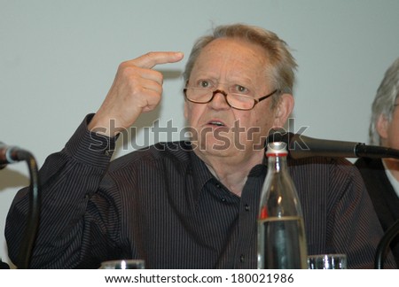 JULY 9, 2007 - BERLIN: Former GDR politician Guenter Schabowski at a press conference to an upcoming tv documentary on the fall of the Berlin Wall, Berlin.
