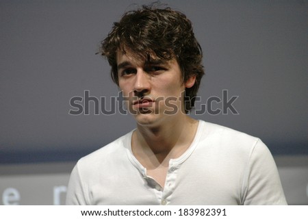 MARCH 20, 2005 - BERLIN: Alexander Khuon in a scene of the theater play \