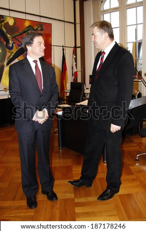JANUARY 16, 2008 - BERLIN: Sir Michael Arthur, Klaus Wowereit - first official visit of the new British ambassador at the city Hall of Berlin.