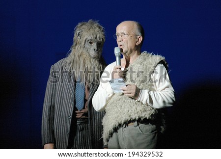 AUGUST 26, 2007 - BERLIN: Christian Grashof (r.) and a Yeti like actor in an improvised theater play in the \