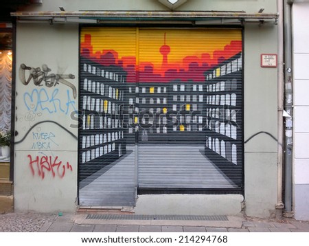 CIRCA SEPTEMBER 2012 - BERLIN: street art/ graffity, Berlin-Kreuzberg.