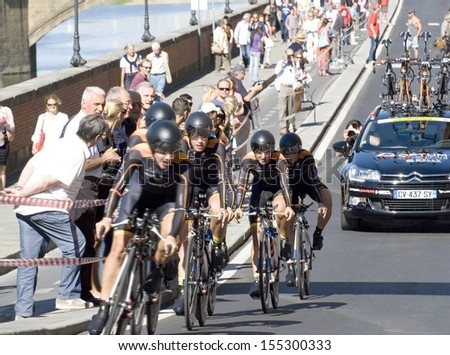 FLORENCE-SEPTEMBER 22: one of the teams that participates in the time team trial race for Woman in florence, on 22 september, 2013.