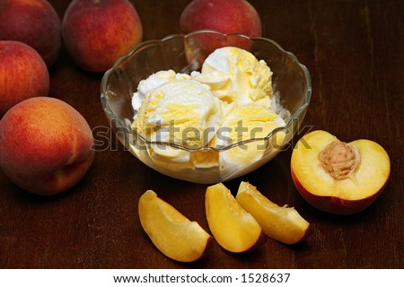 Ice-cream with peach