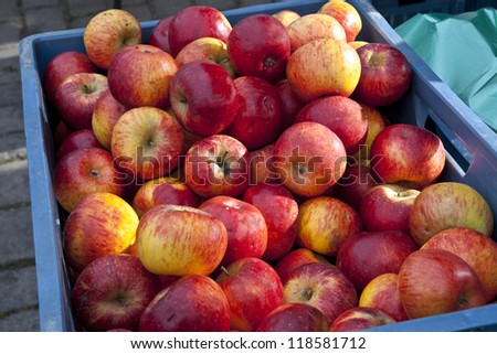 Apples for sale on marketplace