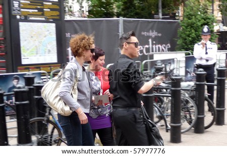 LONDON - JULY 1: Gok Won  (R) at Twilight Eclipse Premiere July 1st, 2010 in Leicester Square London, England.