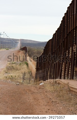 Arizona-Mexico border wall and road
