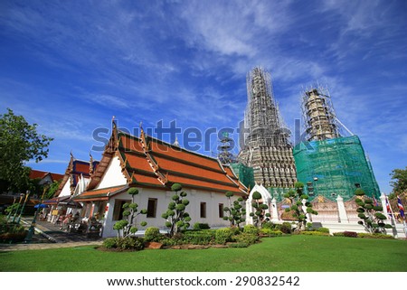 BANGKOK,THAILAND, JUN 20, 2015 : Wat Arun Buddhist temple in Thailand's major tourist attractions and is famous and is now being restored.