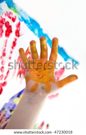 4 asian girls finger painting