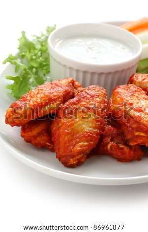 buffalo chicken wings with blue cheese dip