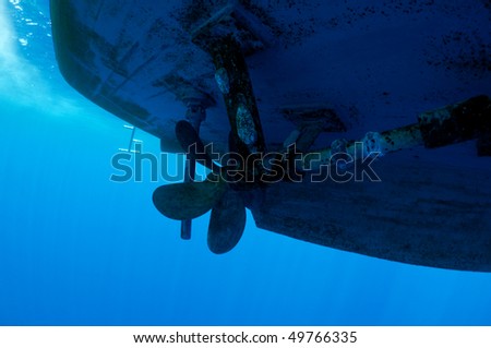 propeller ship dangerous for divers, underwater view