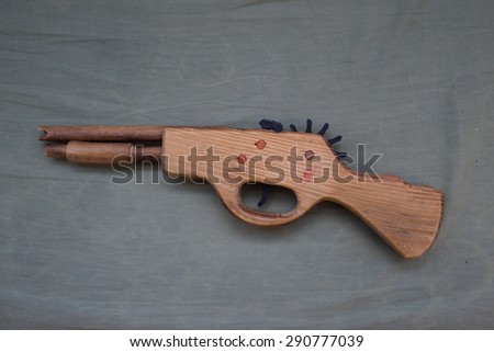 Toy wood gun