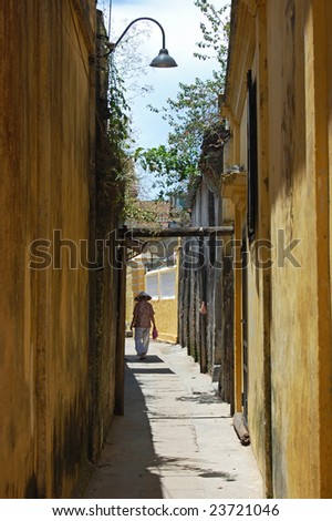 Woman at Hoian Back Street (Vietnam)
