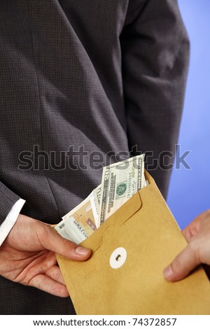 man received money in the envelope
