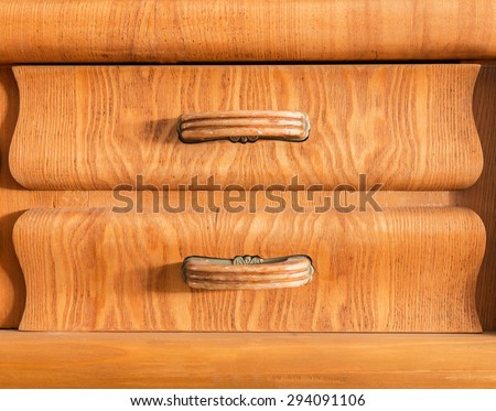 Sliding wooden drawers The handle is made of marble