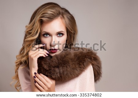 Winter Woman in Luxury Fur Coat