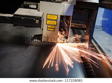 laser cutting CNC machine with metal sheet