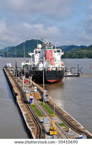 Ship passed through the Panama Channel canal lock