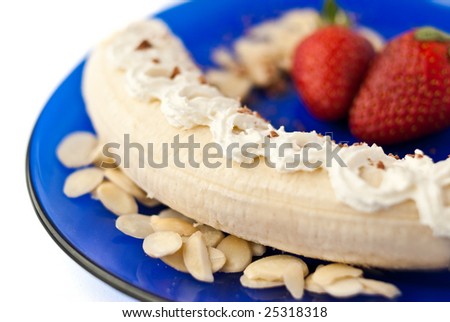 Strawberry, banana and nuts dessert