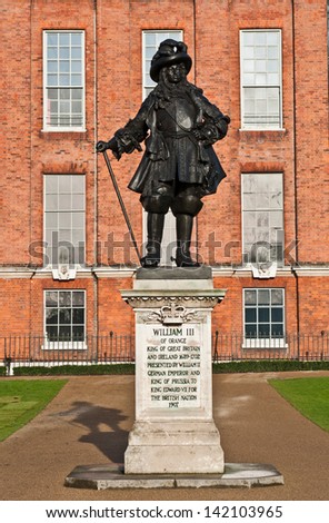 statue of King William III of England outside Kensington Palace in London, England