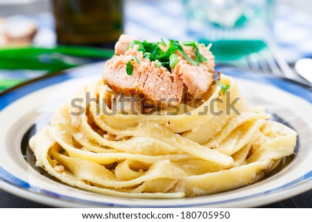 Salmon pasta