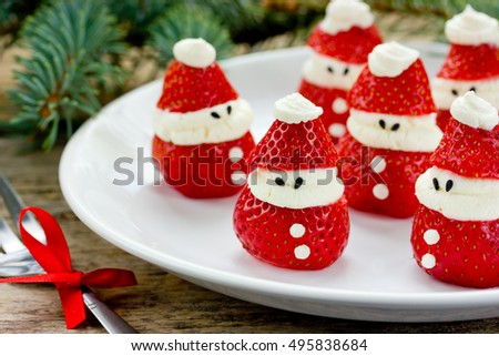 Christmas party ideas for kids - strawberry santa, strawberry mascarpone cheesecake dessert recipe