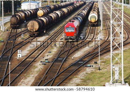 Oil transportation on railroad