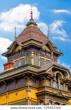 Colorful Victorian architecture in San Francisco, CA