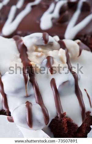 Chocolate dessert topping