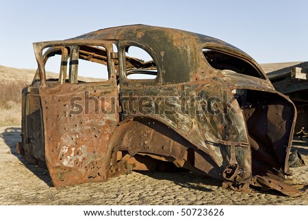 abandoned car desert