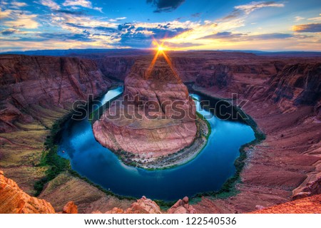 Horseshoe Bend, sunset in the Colorado Canyon