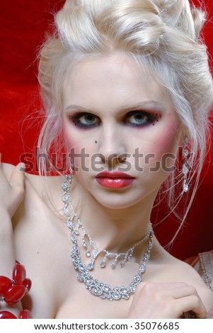 Nicole Kidman Moulin Rouge White Dress. tattoo moulin rouge makeup.