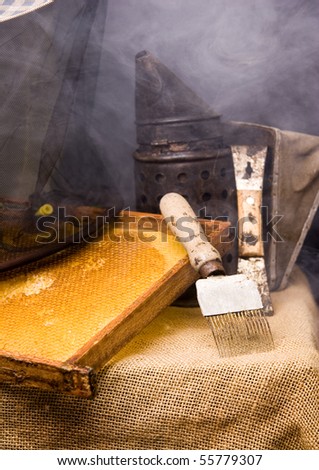 Elements of the production of honey