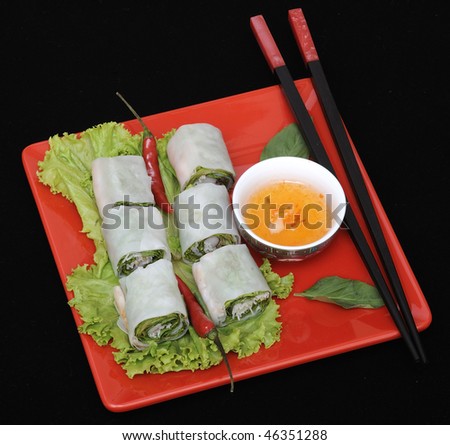 Fresh rice roll with vegetable