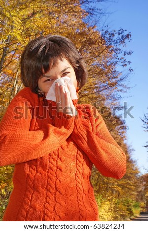 Pretty woman sneeze. Allergy season