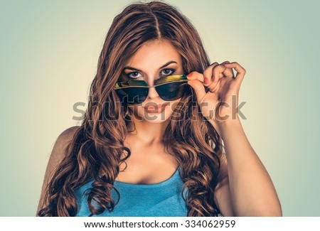 woman looking down body language woman looking down body language