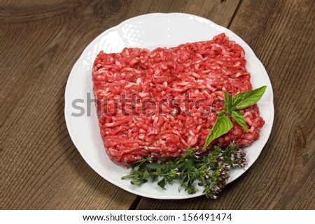 Minced beef with  oregano and basil